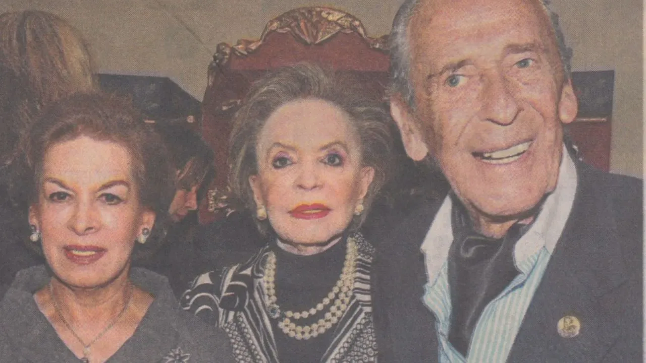 Olga Duque de Ospina junto a Fanny de Sarmiento y Álvaro Castaño Castillo. Crédito: Archivo particular